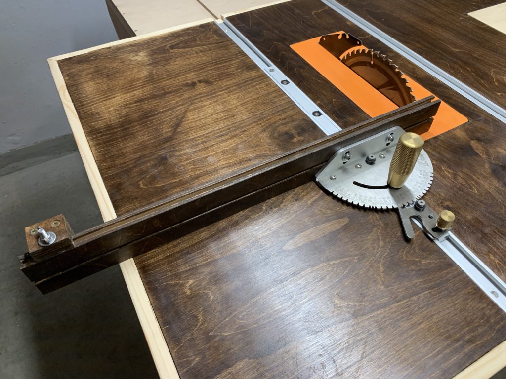 Stół do pilarki i frezarki - przykładnica kątowa