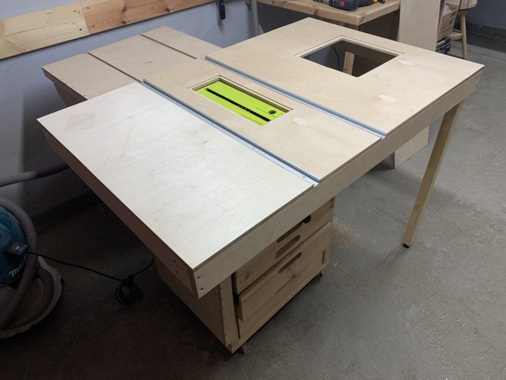 Stół do pilarki i frezarki - Prawie gotowa konstrukcja